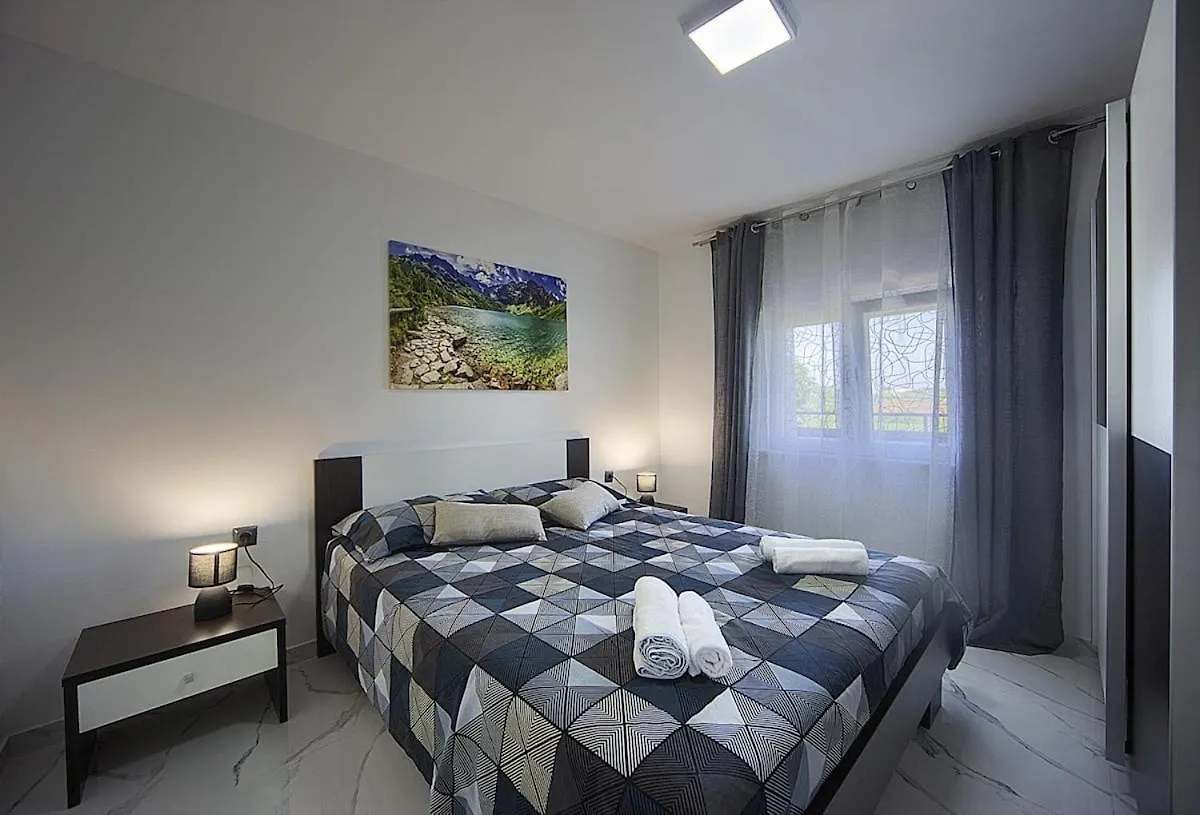 Pula Apartman Mata 0*,  Croatia